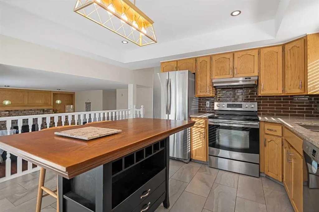 95 Macewan Meadow Way NW