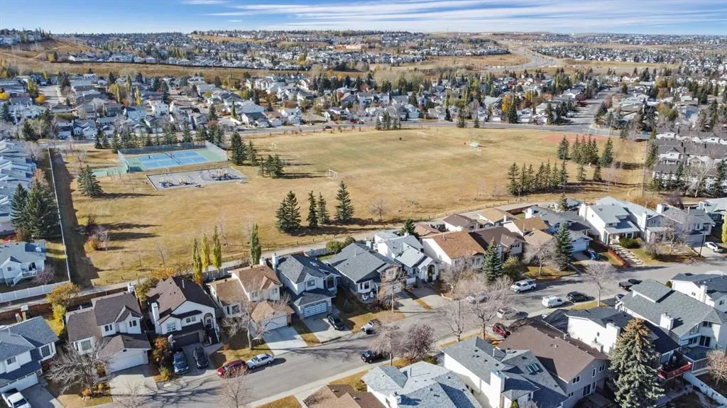 95 Macewan Meadow Way NW