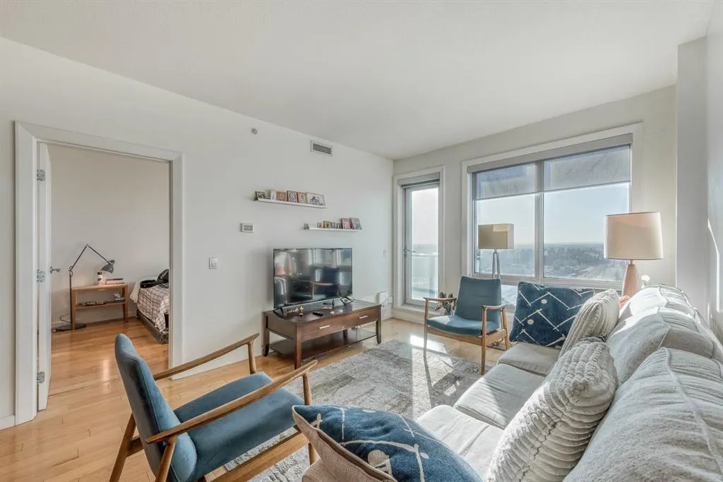 210 15 Avenue SE, #2008