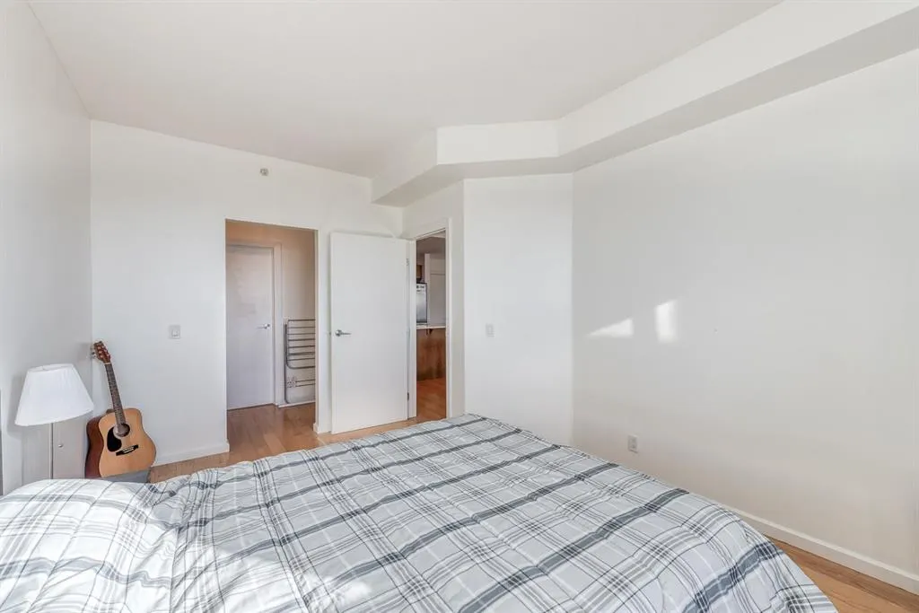 210 15 Avenue SE, #2008