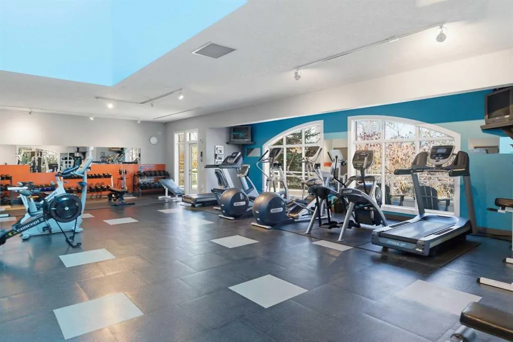 24 Hemlock Crescent SW, #3104