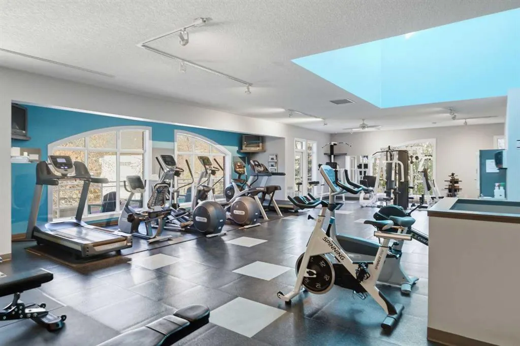 24 Hemlock Crescent SW, #3104