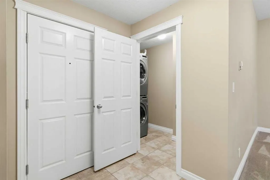 24 Hemlock Crescent SW, #3104