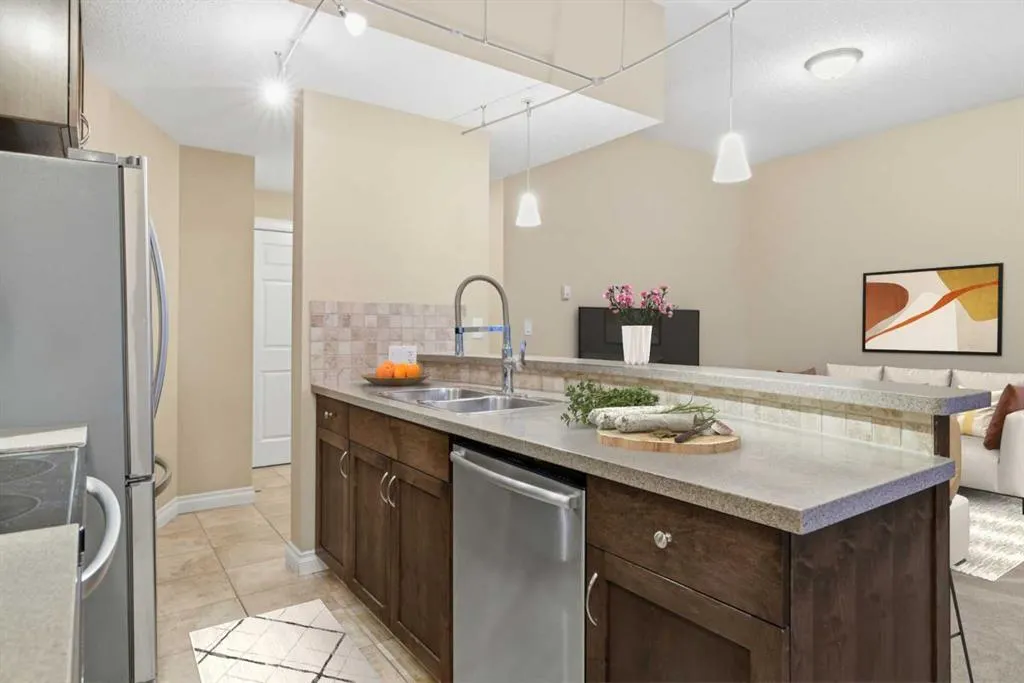 24 Hemlock Crescent SW, #3104