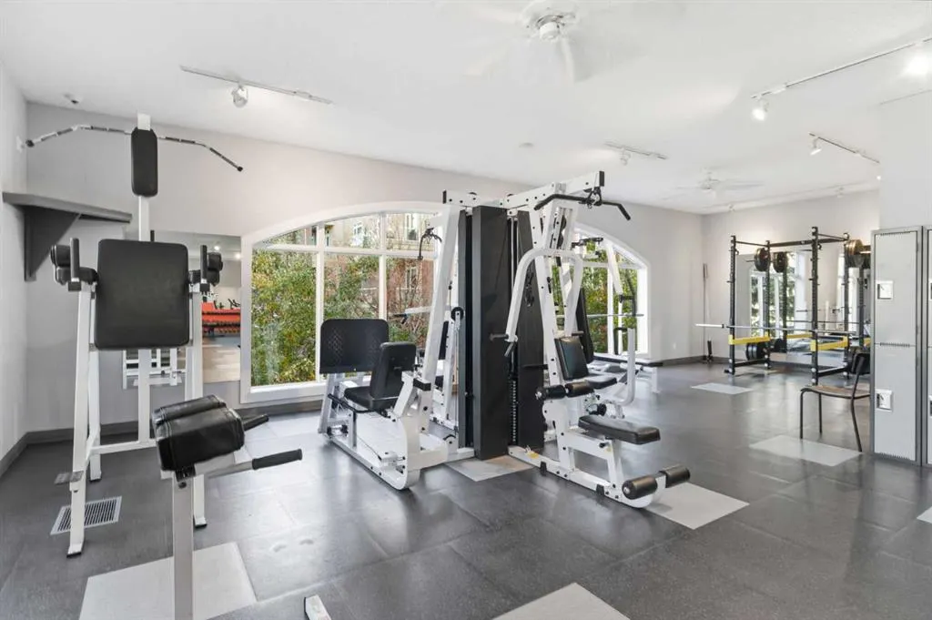 24 Hemlock Crescent SW, #3104