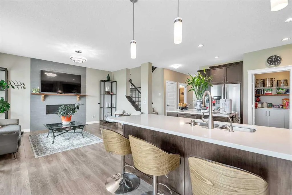 304 Corner Meadows Manor NE