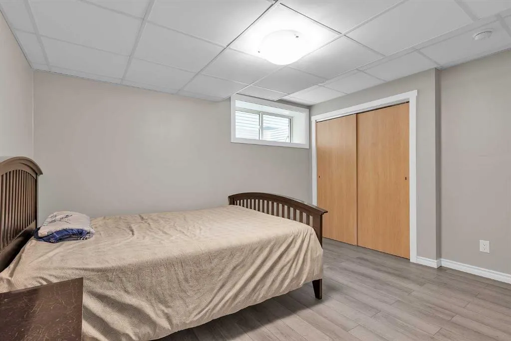 304 Corner Meadows Manor NE