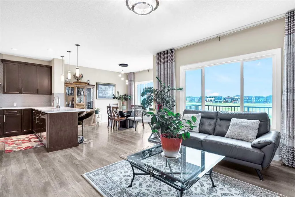 304 Corner Meadows Manor NE