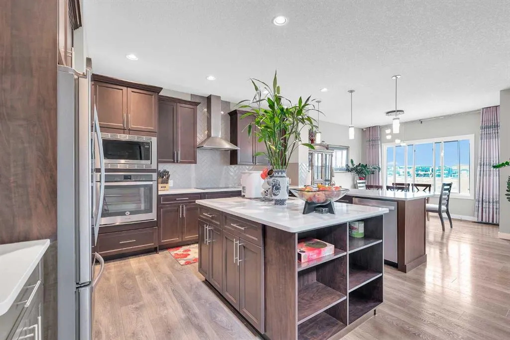 304 Corner Meadows Manor NE