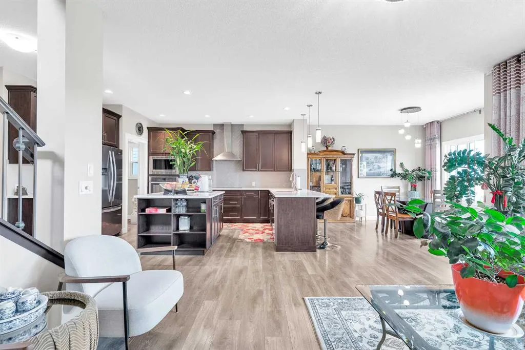 304 Corner Meadows Manor NE