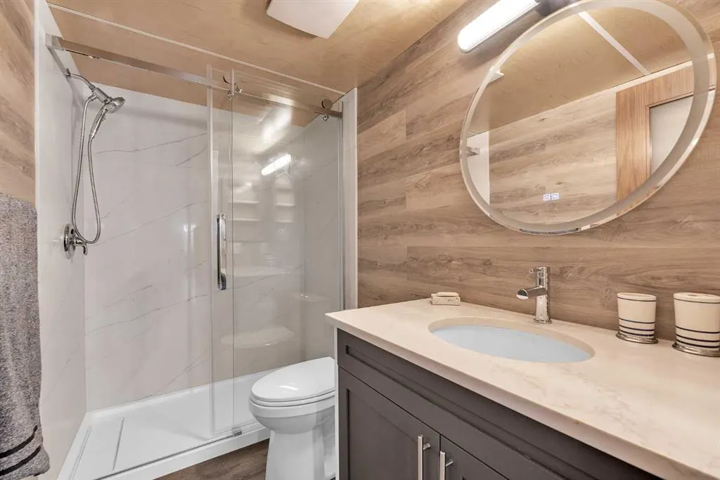 304 Corner Meadows Manor NE