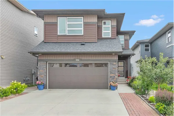 304 Corner Meadows Manor NE