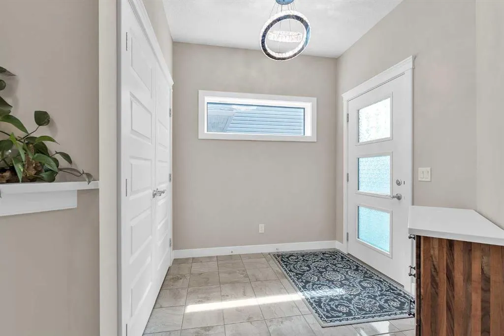 304 Corner Meadows Manor NE