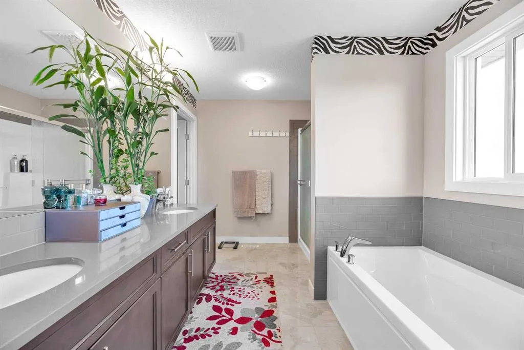 304 Corner Meadows Manor NE