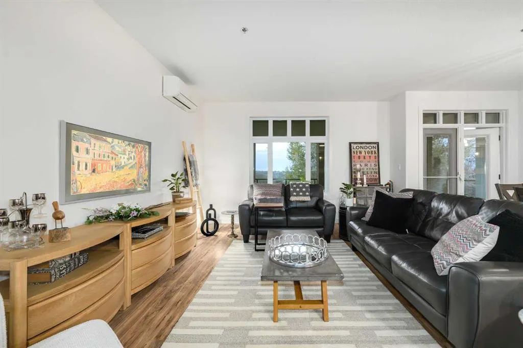 5213 61 Street, #211