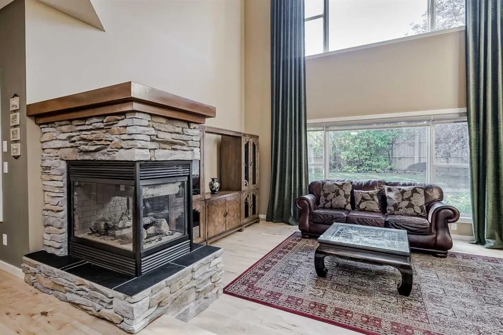 48 Chapala Square SE