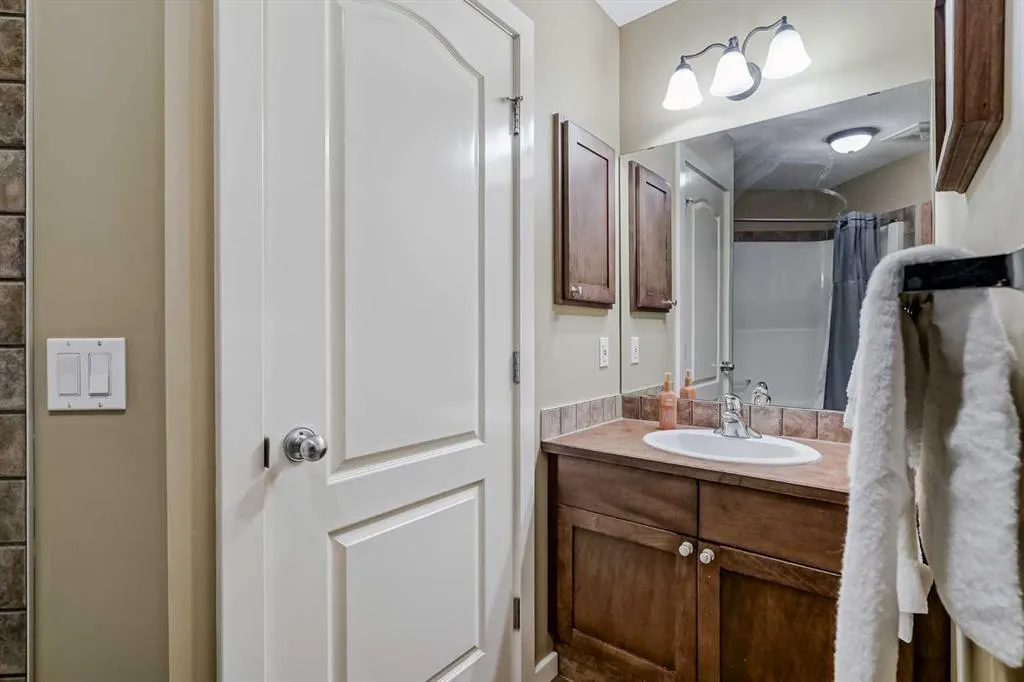 48 Chapala Square SE