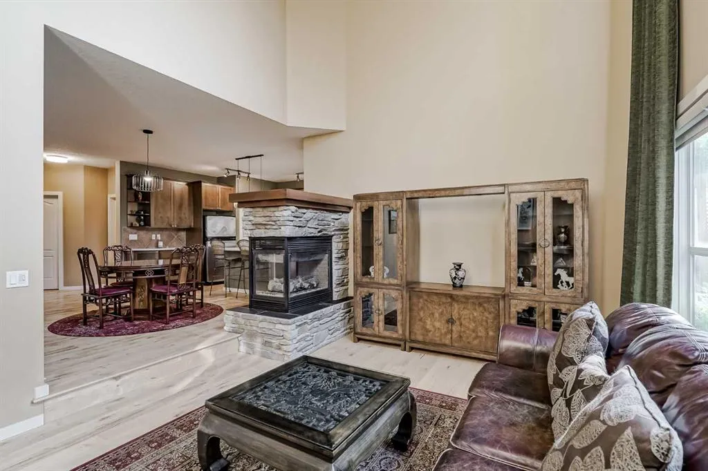 48 Chapala Square SE