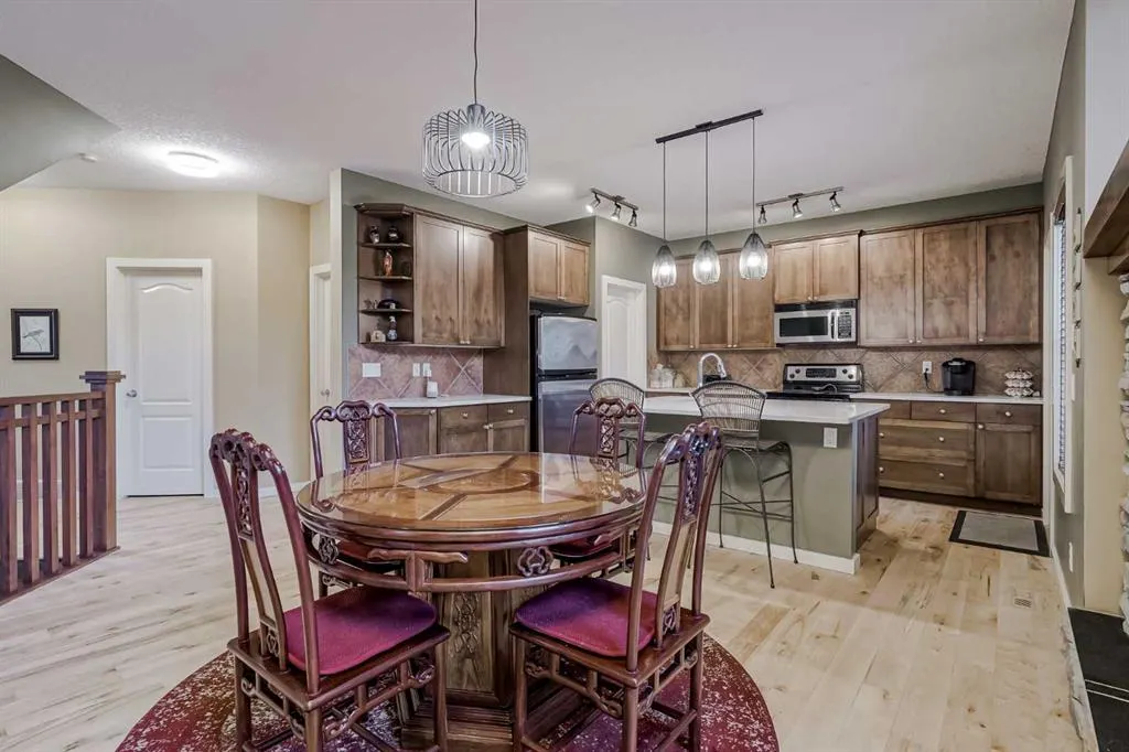 48 Chapala Square SE