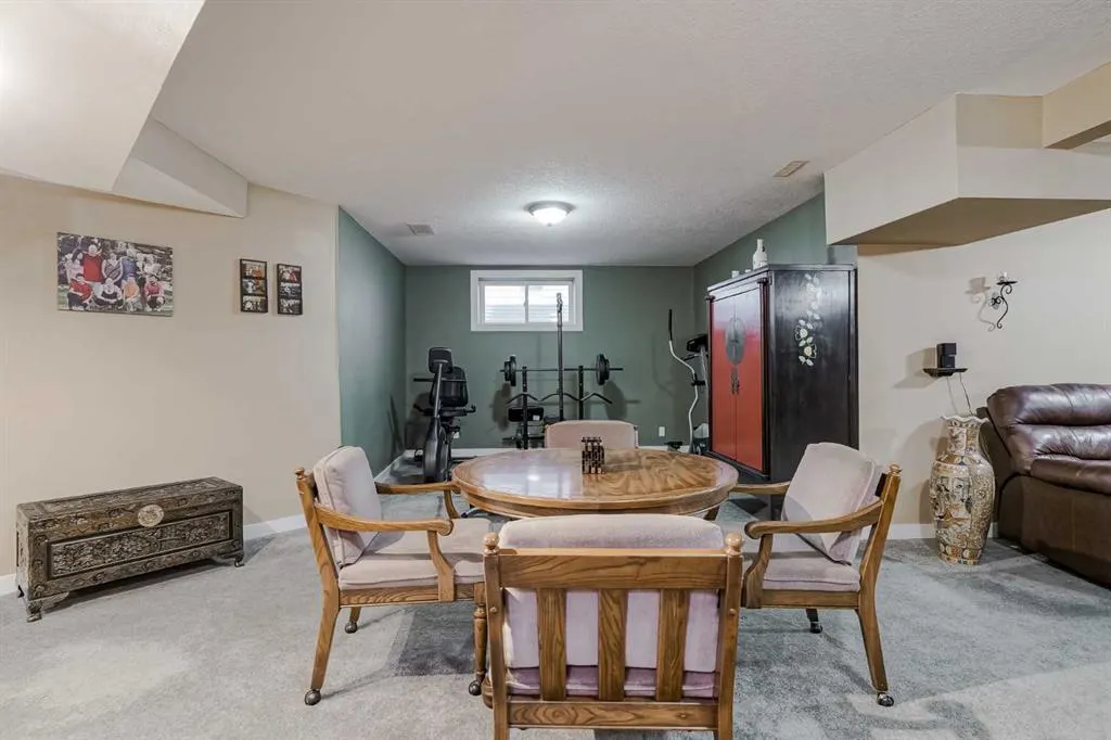 48 Chapala Square SE