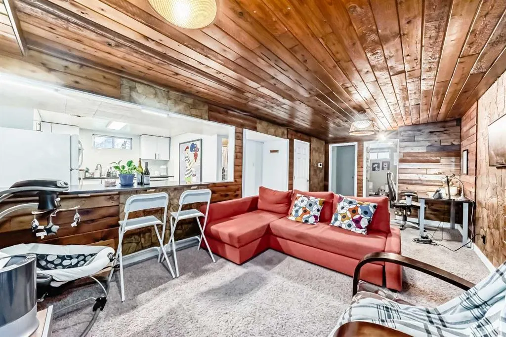 363 Templeside Circle NE