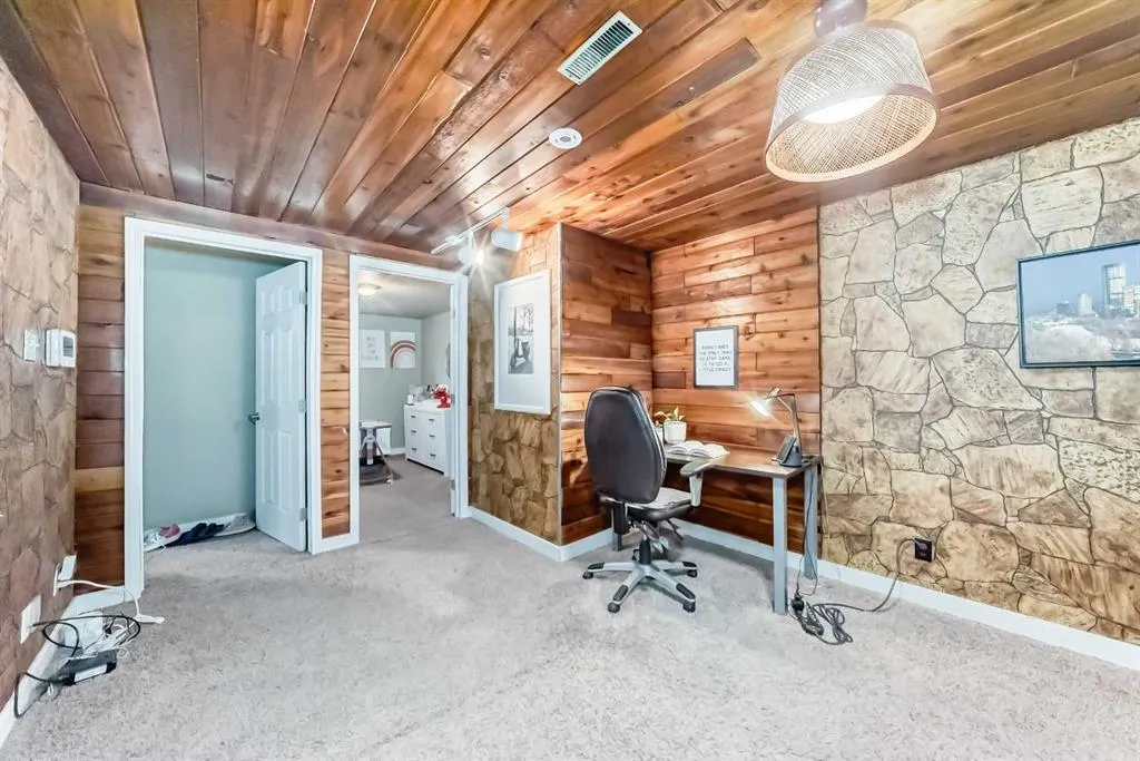 363 Templeside Circle NE