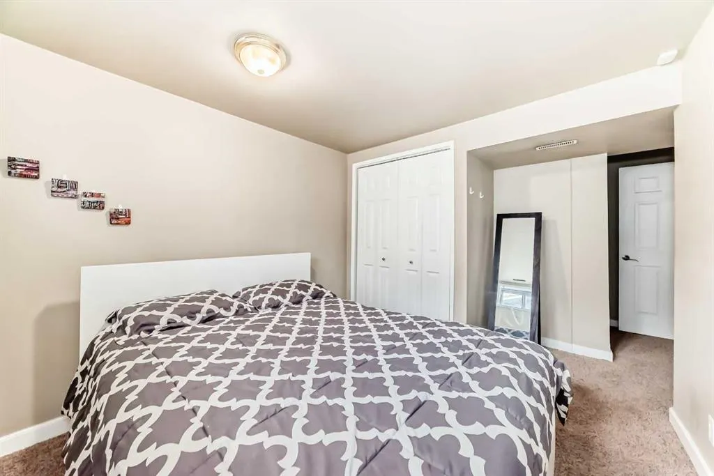 363 Templeside Circle NE