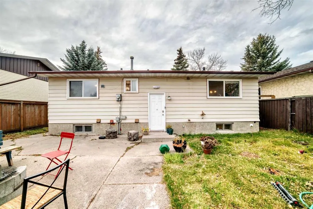 363 Templeside Circle NE