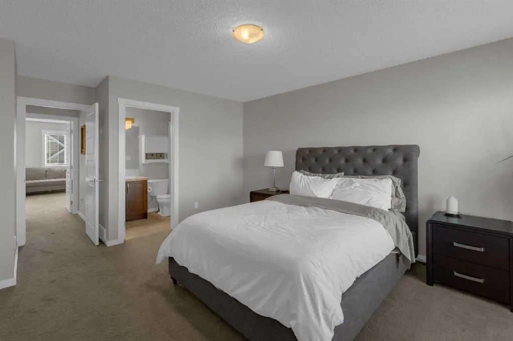 2400 Ravenswood View SE, #108