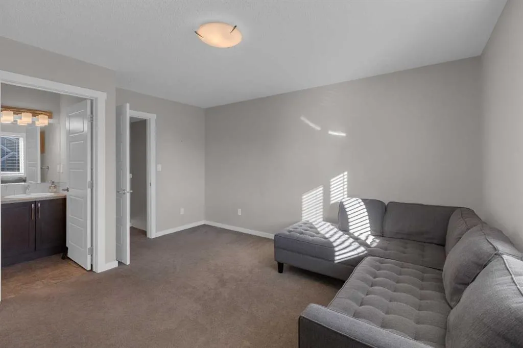 2400 Ravenswood View SE, #108