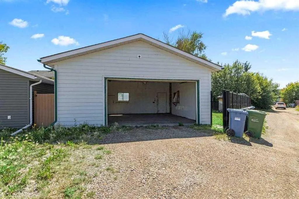 13 Martingrove Court NE