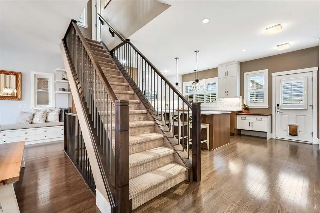 96 Beny-Sur-Mer Road SW