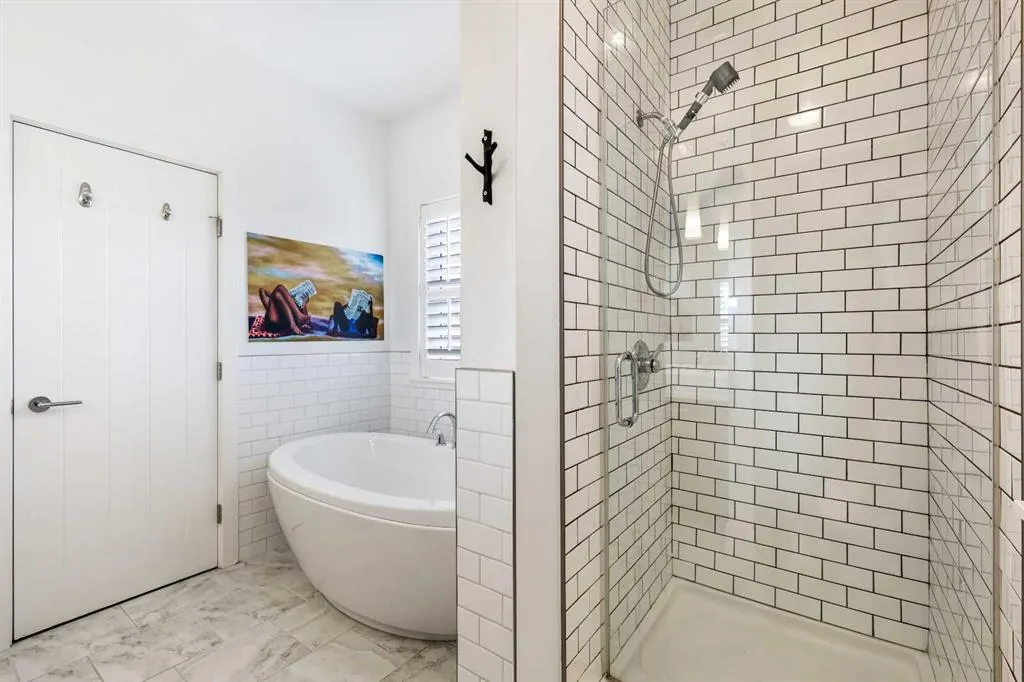 96 Beny-Sur-Mer Road SW