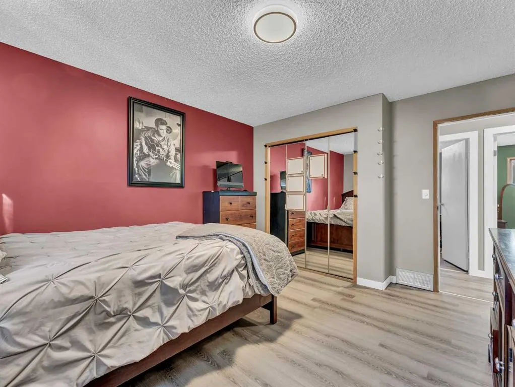 35 Rideau Crescent SE