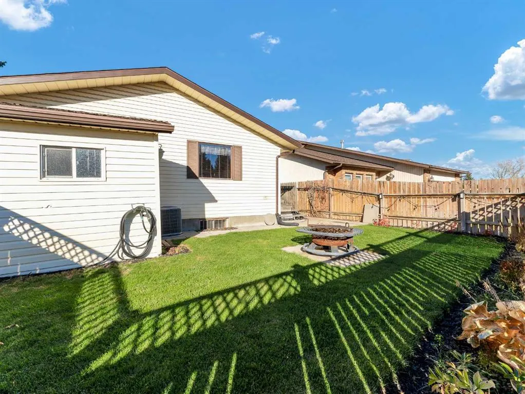 35 Rideau Crescent SE