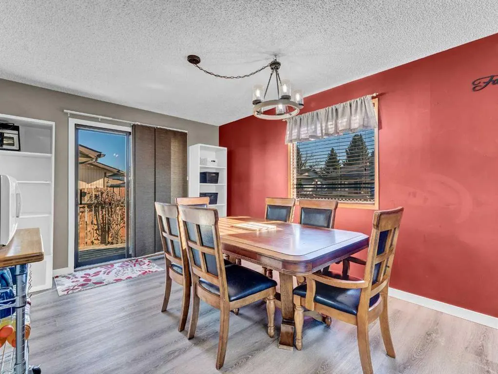 35 Rideau Crescent SE