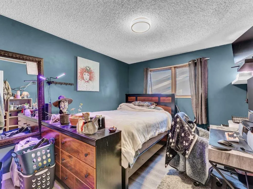 35 Rideau Crescent SE