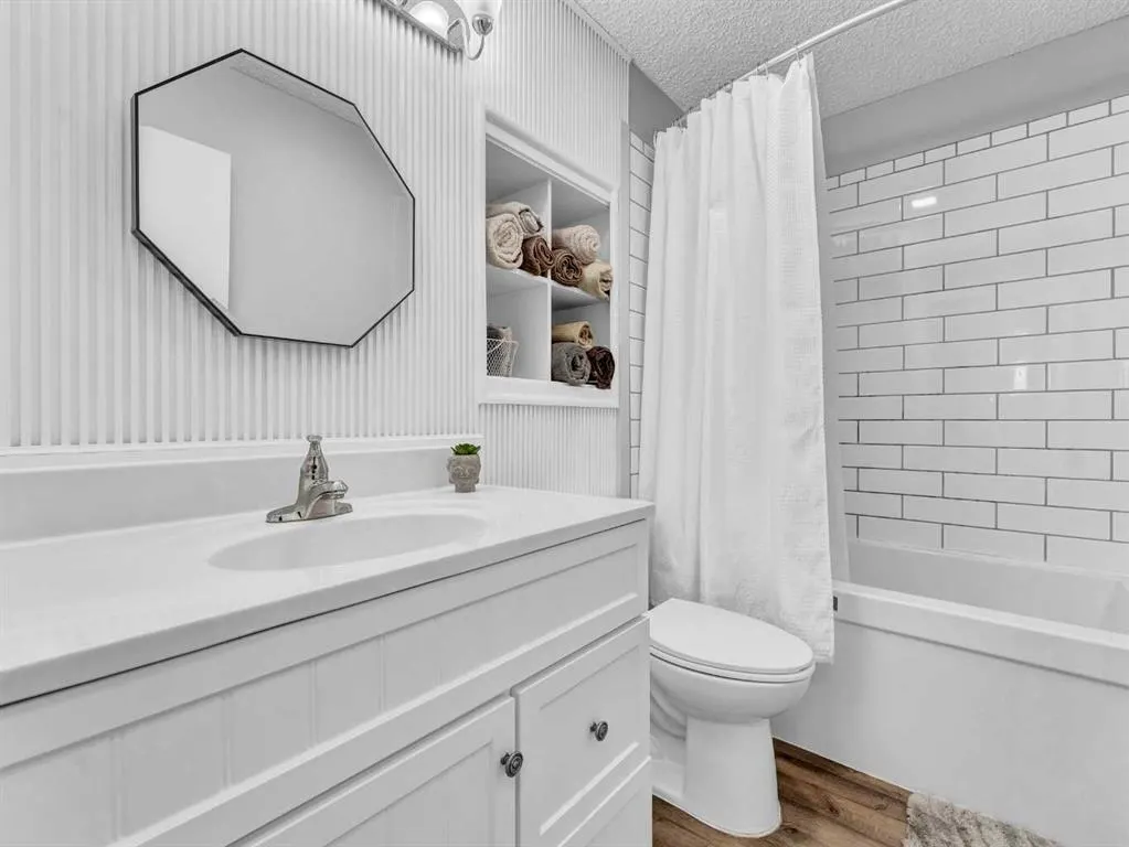 35 Rideau Crescent SE