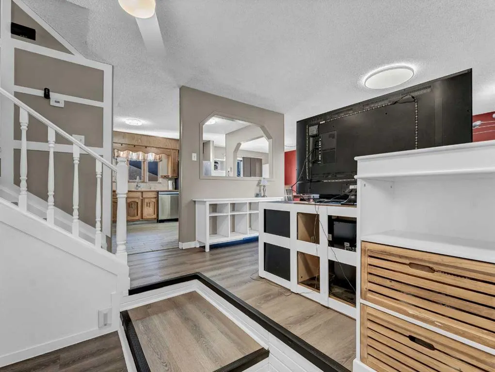 35 Rideau Crescent SE