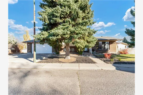 35 Rideau Crescent SE