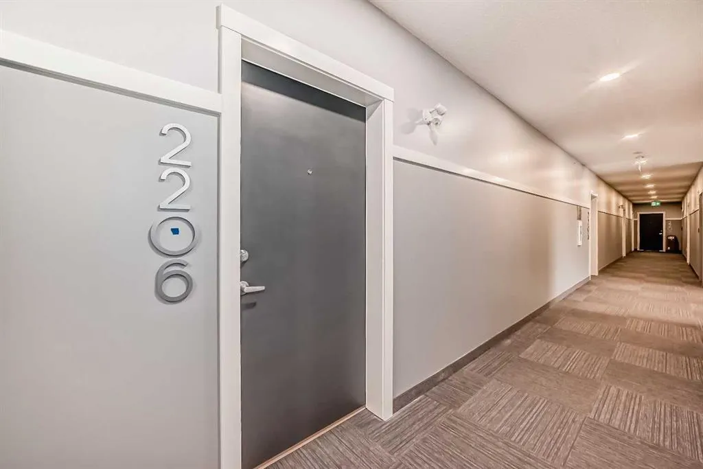 33 Carringham Gate NW, #2206