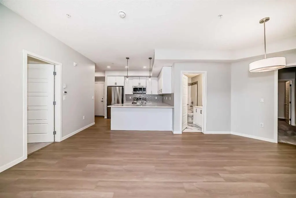 33 Carringham Gate NW, #2206