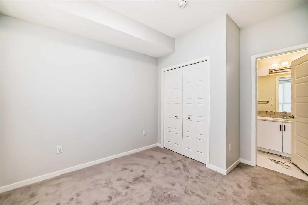 33 Carringham Gate NW, #2206