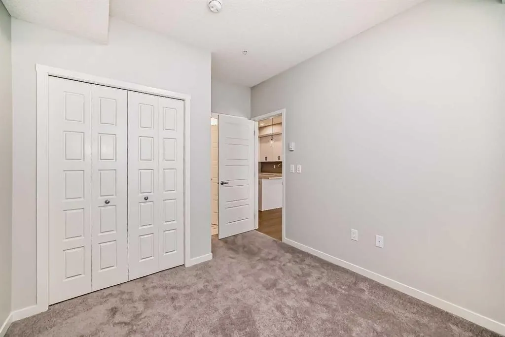 33 Carringham Gate NW, #2206