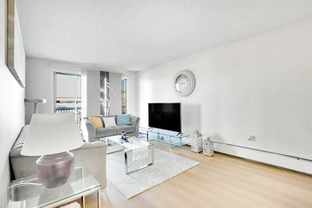 1334 12 Avenue SW, #305