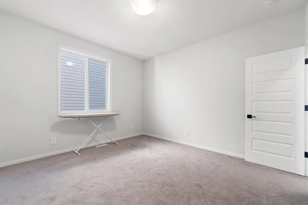 633 Windrow Manor SW