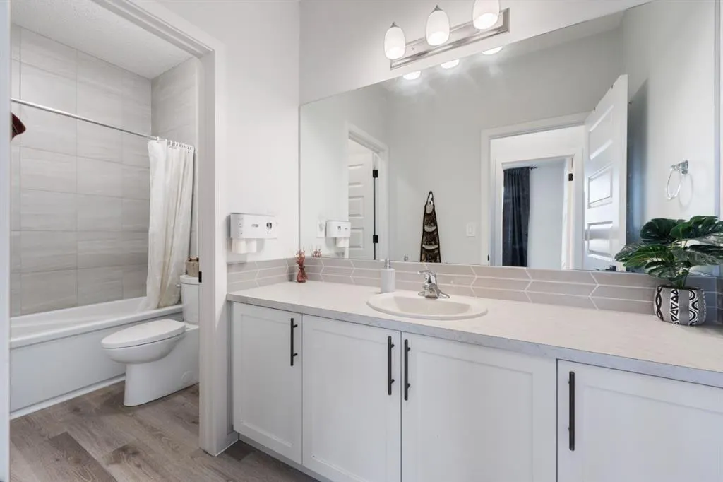 633 Windrow Manor SW