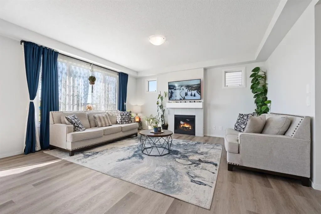 633 Windrow Manor SW