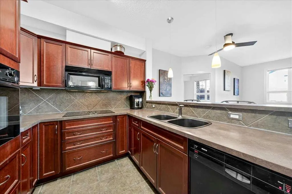 26 Val Gardena View SW, #253