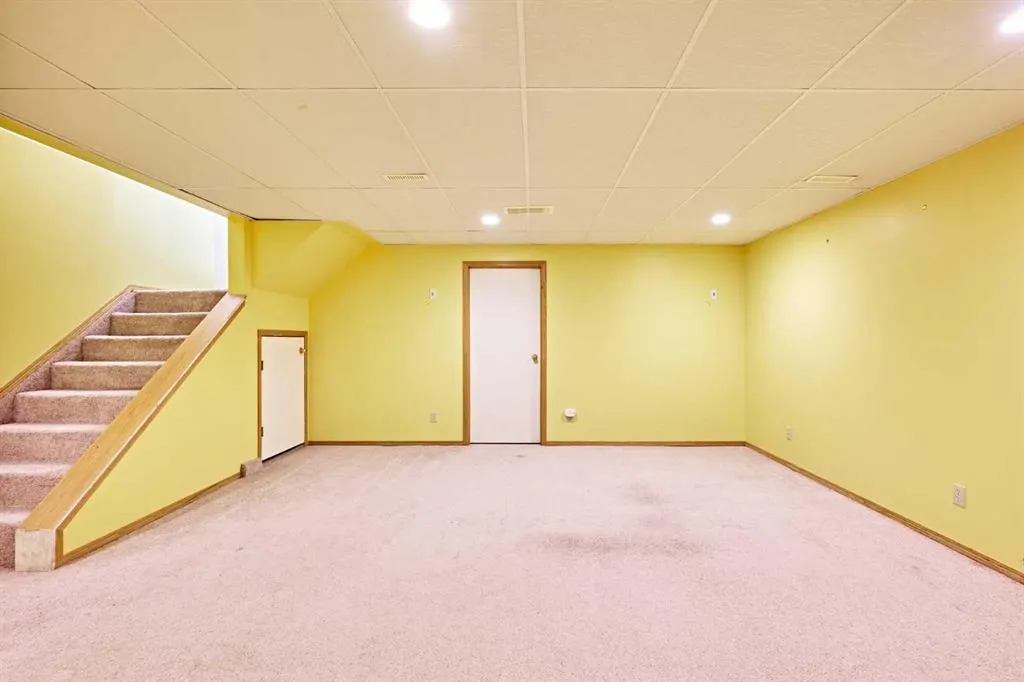 16 Shawmeadows Crescent SW